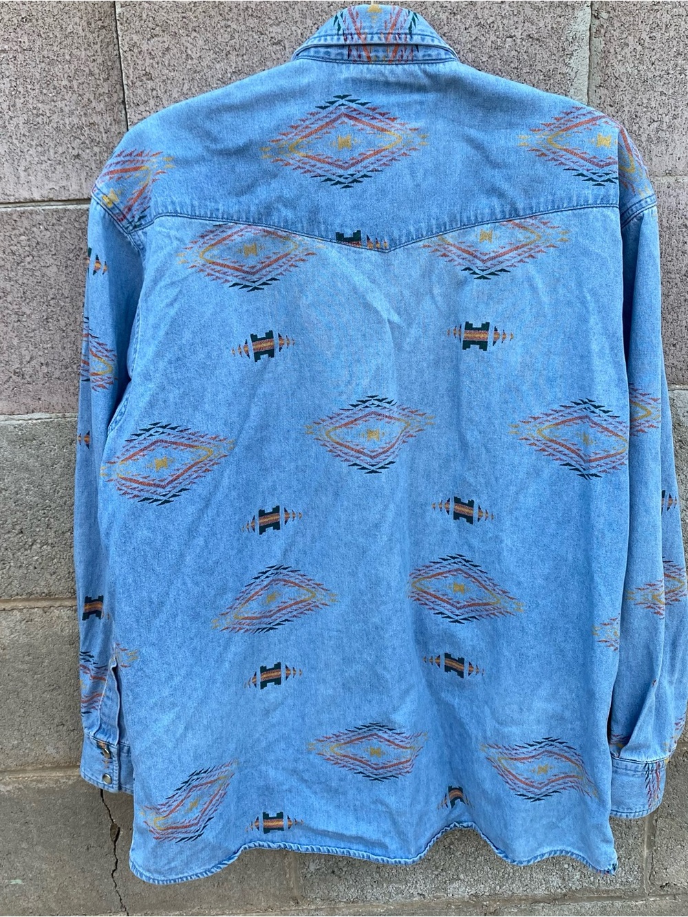 Vintage Wrangler Western Pearl Snap Shirt Men's Large Denim Aztec Southwest - Picture 2 of 6